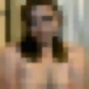 Tinhinane, fille de 22 ans cherche beurette à Favières