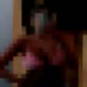 Charmante Mina, 32 ans à Faye-l'Abbesse - voir sa photo