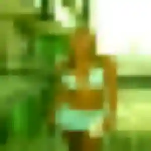 Découvre Nawal, 23 ans à Ferfay en privé