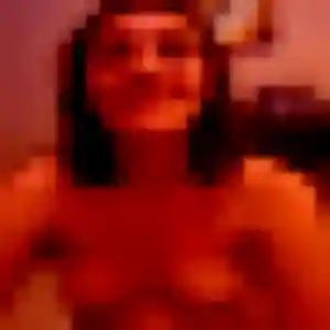 Siham, 39 ans, connectée à Fleuré pour un beurette