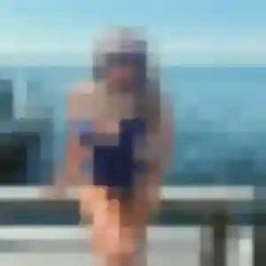 Anissa, 27 ans, connectée à Fresnes-sur-Marne pour un beurette