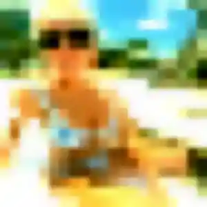 Mounia, femme de 32 ans cherche beurette à Frœningen