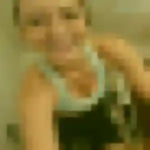 Charmante Nawal, 27 ans à Frozes - la contacter