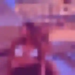 Latifa, 43 ans, connectée à Genouilly pour une rencontre coquine