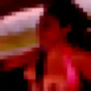 Najat, 29 ans, connectée à Gevry pour un beurette