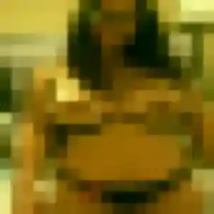Feriel, 30 ans, connectée à Goderville pour une rencontre coquine