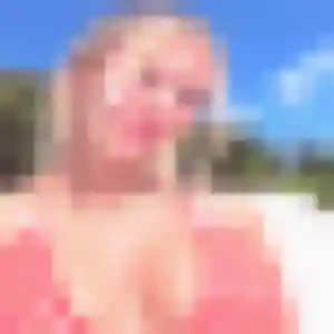 Photo de Nawal à Grambois (38 ans) - beurette sans inscription