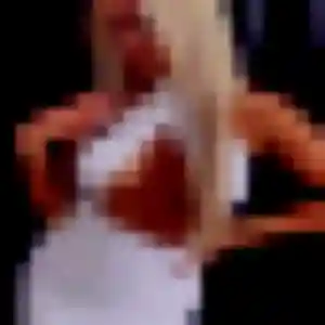 Découvre Zahra, 34 ans à Gron en privé