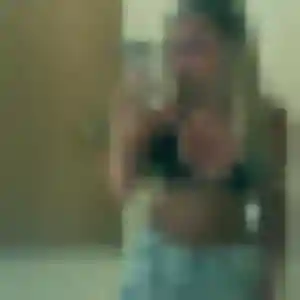 Tinhinane, 22 ans, veut un beurette à Guiche