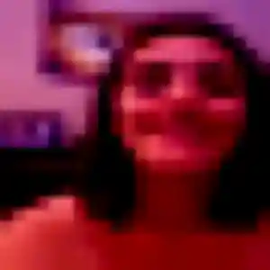 Dihya, 27 ans, en ligne à Guînes pour une rencontre coquine