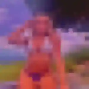 Loubna, 31 ans, en ligne à Hautefage-la-Tour pour une rencontre coquine