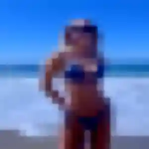 Hind, 39 ans, connectée à Houilles pour un beurette