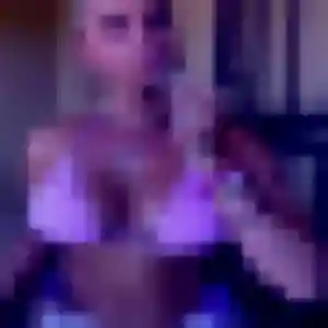 Photo de Sanaa à Illies (34 ans) - beurette discret