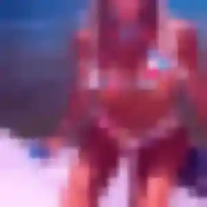 Rejoins Amira, 22 ans à Ispagnac gratuitement