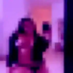 Meriem, fille de 22 ans cherche beurette à La Bonneville-sur-Iton