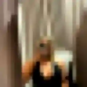 Photo privée de Maya, 27 ans à La Fontaine-Saint-Martin - rencontre coquine