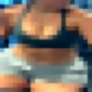 Charmante Aya, 41 ans à La Guiche - voir sa photo