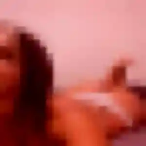Zahra, 43 ans, connectée à La Villeneuve-en-Chevrie pour un beurette
