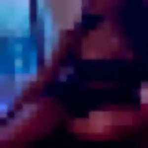 Wahiba, 36 ans, connectée à Lablachère pour une rencontre coquine