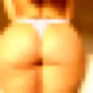 Tinhinane, 29 ans, en ligne à Ladignac-le-Long pour une rencontre coquine