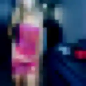 Nesrine, fille de 24 ans veut beurette à Landelles