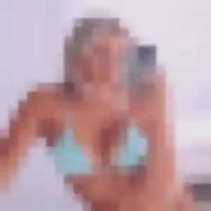 Photo de Emna à Landiras (24 ans) - beurette sans inscription