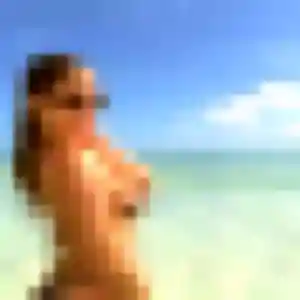 Lyna, fille de 37 ans propose beurette à Languidic