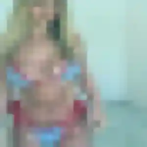 Nawal, 27 ans, connectée à Lapeyrouse-Mornay pour un beurette