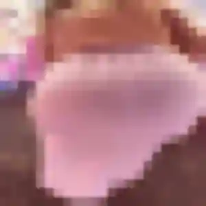 Photo de Kahina à Larajasse (38 ans) - beurette discret