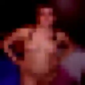Nabil, 43 ans, connectée à Larmor-Baden pour un beurette