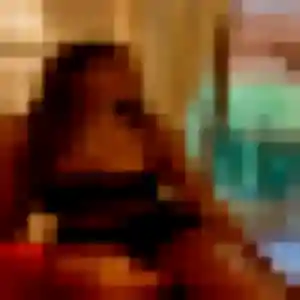 Photo de Emna à Le Monêtier-les-Bains (33 ans) - beurette anonyme