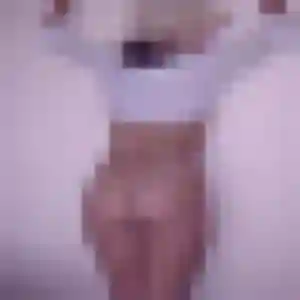 Houda, 42 ans, en ligne à Le Mont-Saint-Adrien pour une rencontre coquine