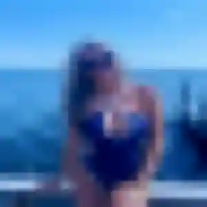 beurette à Les Auxons : profil de Nesrine, 27 ans - sans engagement