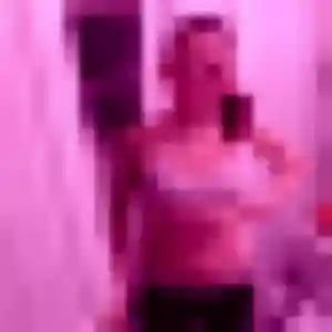 Photo de Wahiba à Les Ayvelles (39 ans) - beurette discret