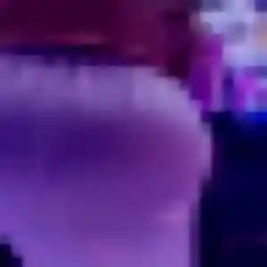 Najat, 22 ans, en ligne à Les Mesneux pour un beurette