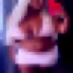 beurette à Les Trois-Pierres : profil de Amira, 28 ans - sans engagement