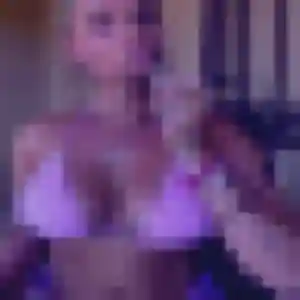 Photo de Amina à Lesches (35 ans) - beurette gratuit
