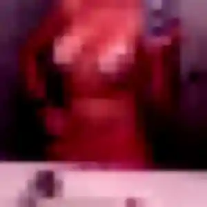 Contacte Loubna, 24 ans à Lespinasse gratuitement