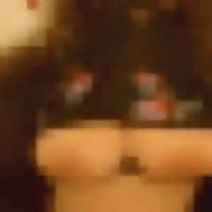 Mounia, 34 ans, connectée à Leucate pour une rencontre coquine