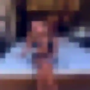 Rejoins Amira, 24 ans à Lhuis en privé
