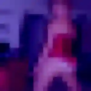 Découvre Aicha, 22 ans à Livernon gratuitement