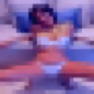 Belle Layla, 37 ans à Longèves - voir sa photo