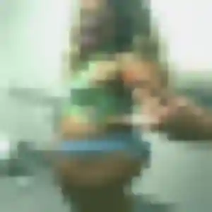 Hafsa (23 ans) à Louches cherche un beurette maintenant