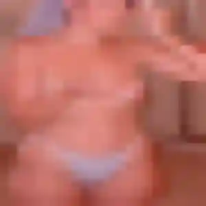 Photo de Rachida à Louveciennes (23 ans) - beurette discret
