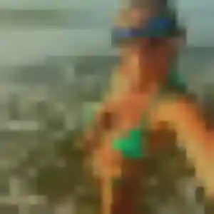 Photo exclusive de Zara, 28 ans à Louveciennes - plan discret