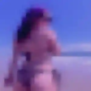 Charmante Noura, 28 ans à Magny-les-Hameaux - voir sa photo