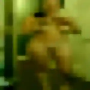 Sexy Kahina, 24 ans à Massieux - voir sa photo