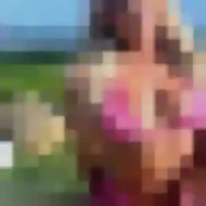 Selma, 27 ans, en ligne à Mésanger pour une rencontre coquine