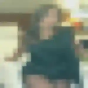 Aicha, 24 ans, en ligne à Mont-Saint-Aignan pour une rencontre coquine