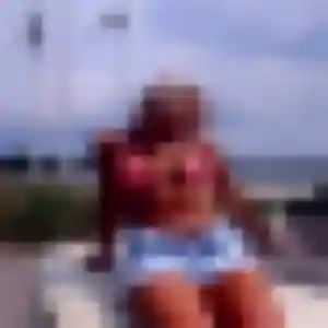 Rejoins Loubna, 23 ans à Montauville en t'inscrivant